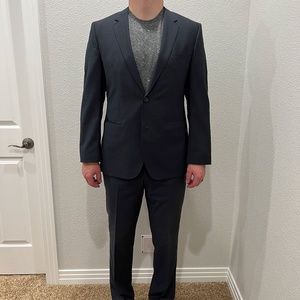 Men's Hugo Boss Suit. Navy, Grey, Blue stripe pattern. 40 Regular. 34 in waist.